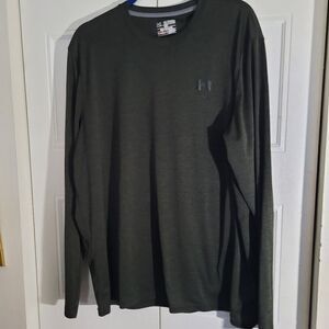 Under Armour HeatGear Branded Dark Green Long Sleeve pull over shirt Nwot 2XL